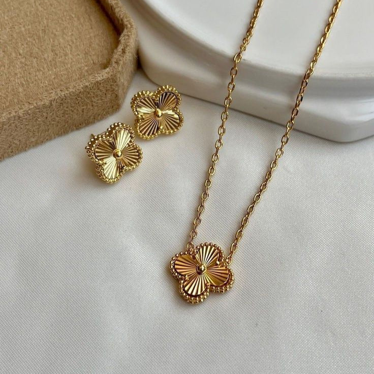 Clover Earrings